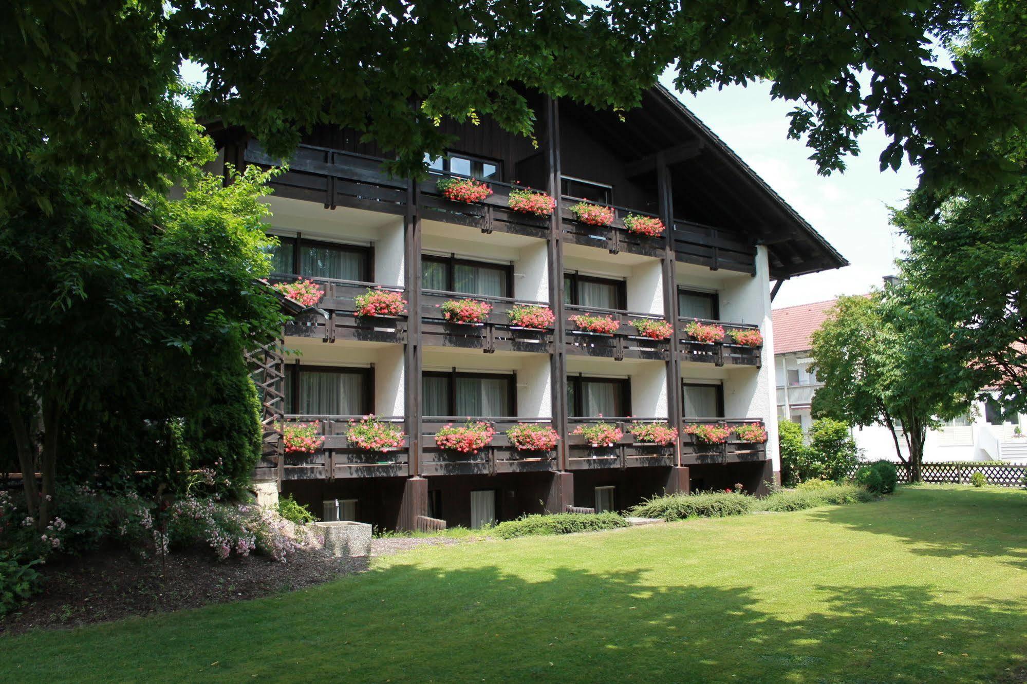Hotel Garni Bellevue Бад-Фюссинг Экстерьер фото